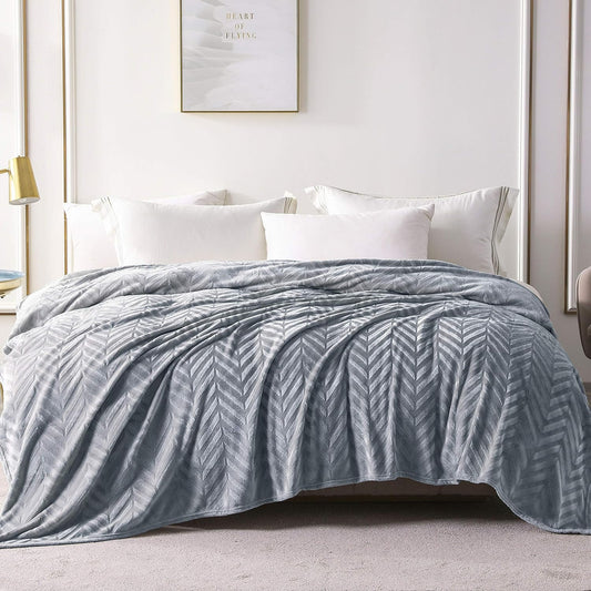 Flannel Fleece King Size Bed Blanket, Lightweight Breathable Soft Bedspread Plush Fluffy Coverlet Chevron Design Decorative Blanket for All Season, 90X104 Inch, Silver Grey